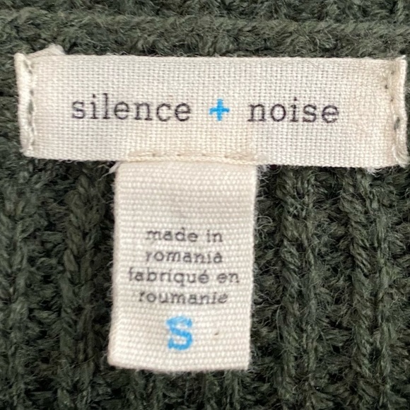 SILENCE + Noise Urban outfitters Olive green bell sleeve cropped crew sweater - Picture 8 of 12